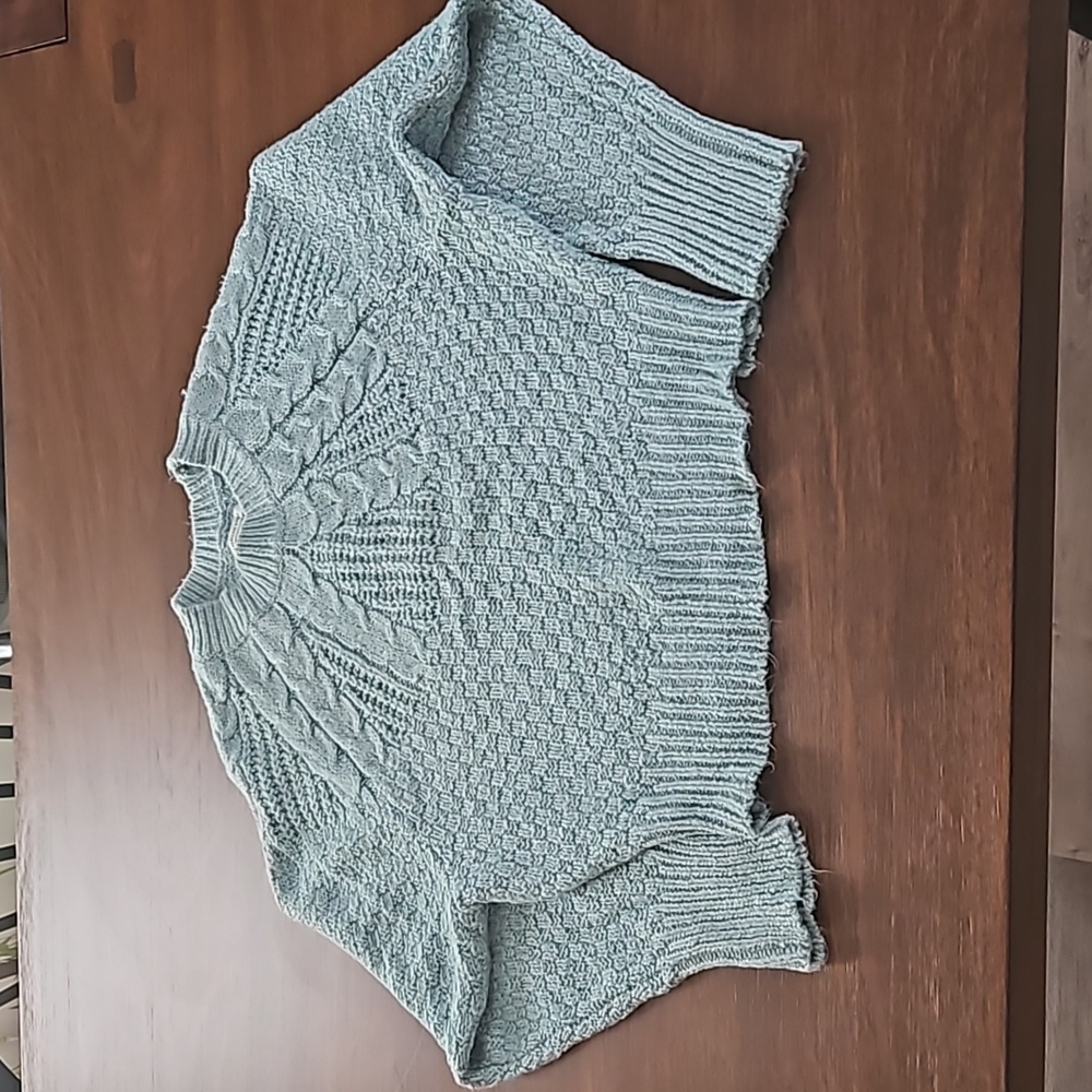 American Eagle sweater